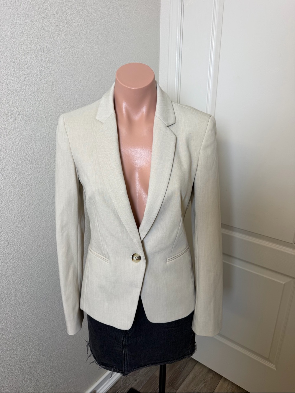 Express Cream Single-Button Tailored Blazer